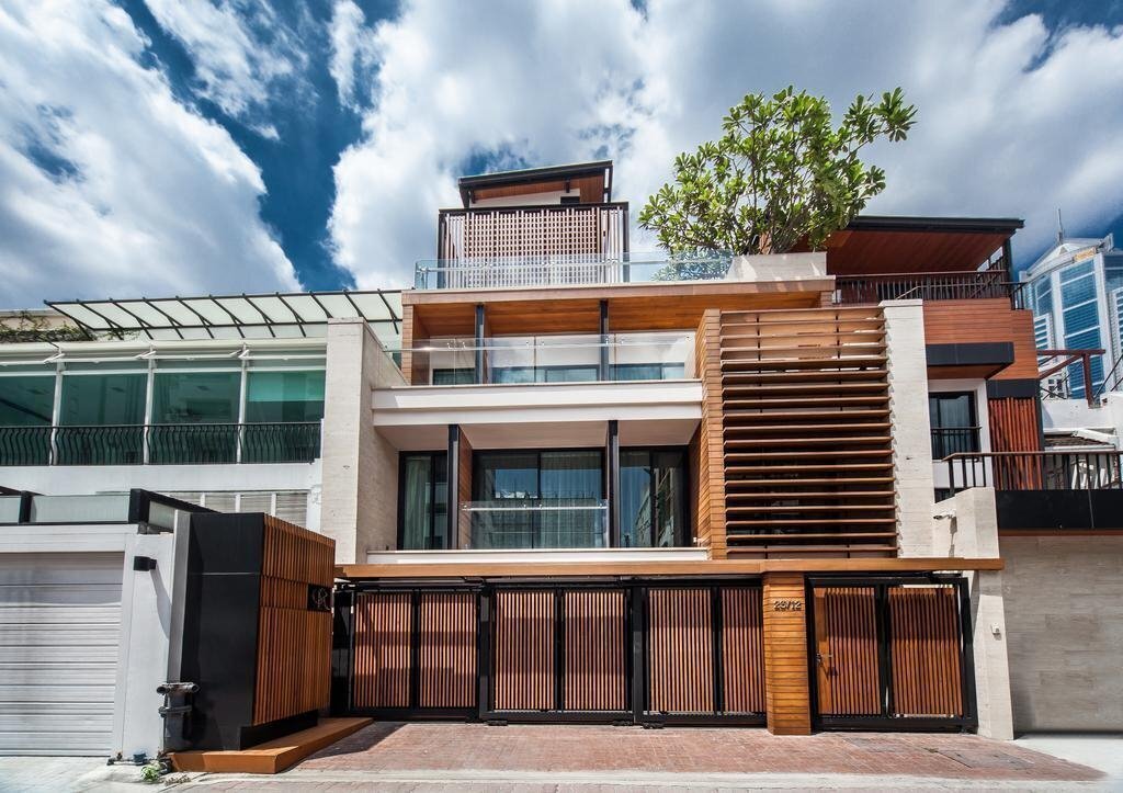 Отель Arcadia Suites Bangkok 4*