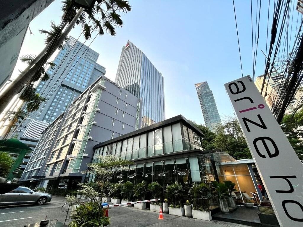Отель Arize Hotel Sukhumvit 4*