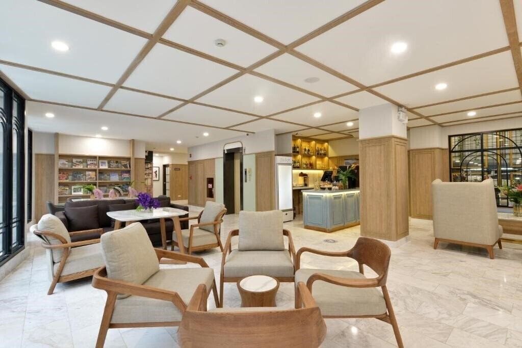 Изображение Astera Sathorn 3*