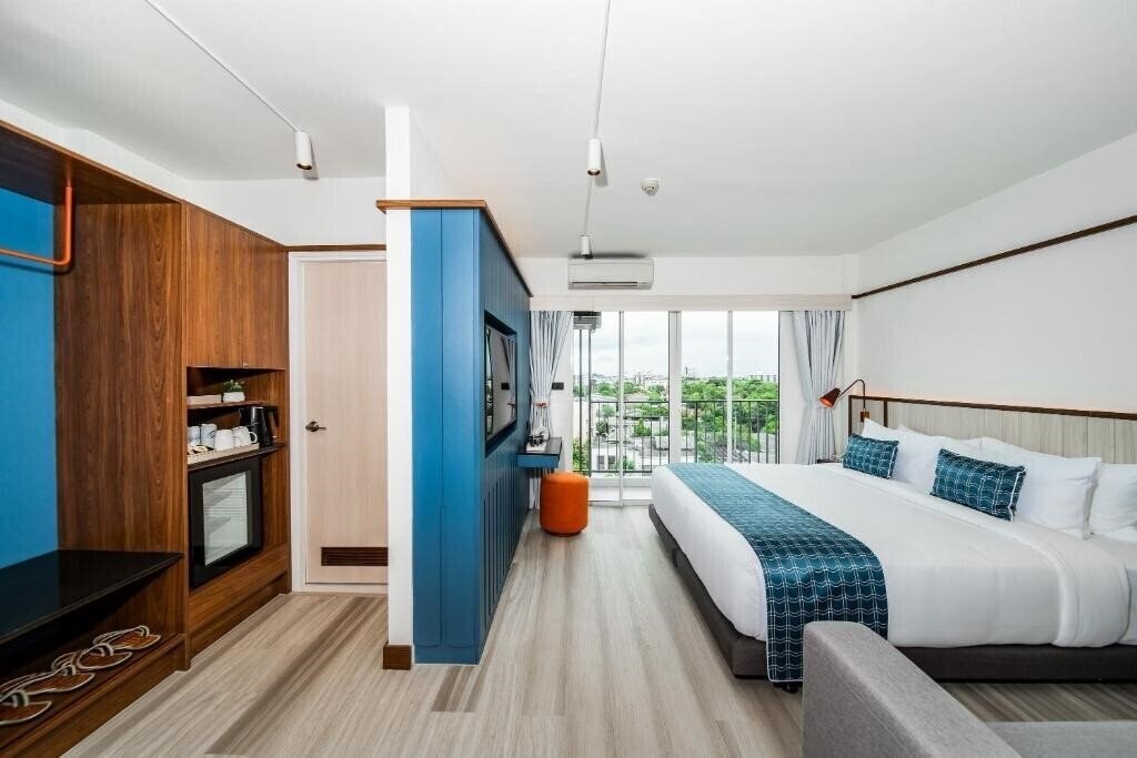 Отель At Mind Executive Suites 3*