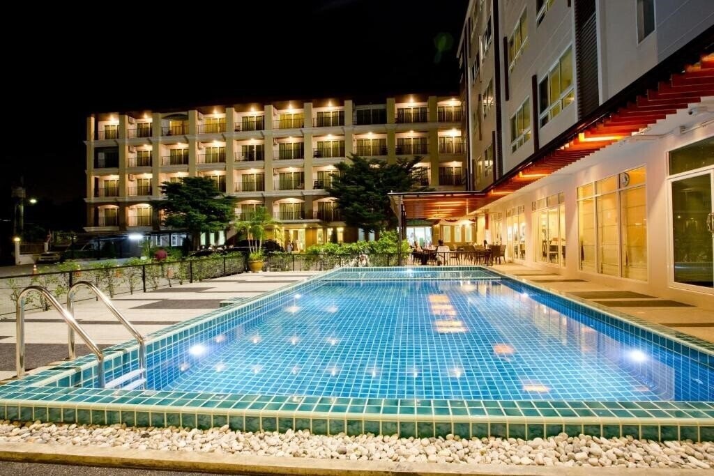 Фото Sinsuvarn Airport Suite 3*