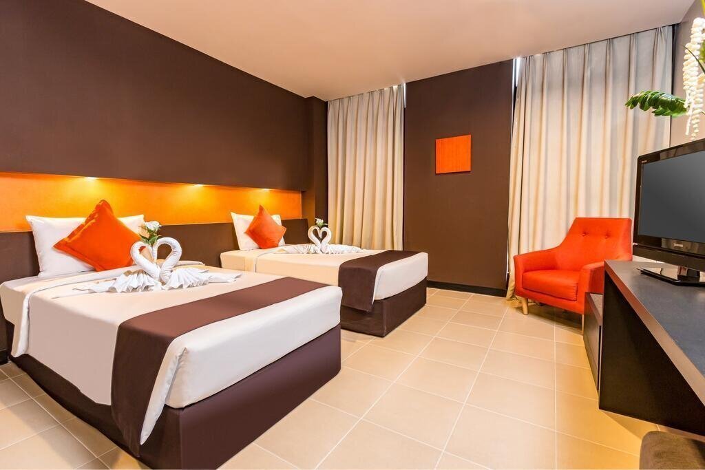 Отель Miramar Hotel Bangkok 4*