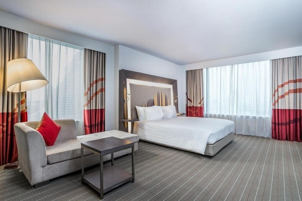 Изображение Novotel Bangkok Ploenchit Sukhumvit 4*