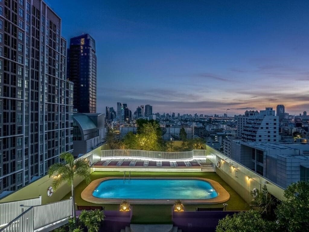 Отель The Victory Executive Residences 3*