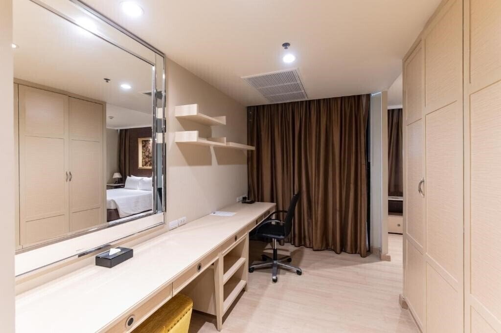 Фото Admiral Premier 4*