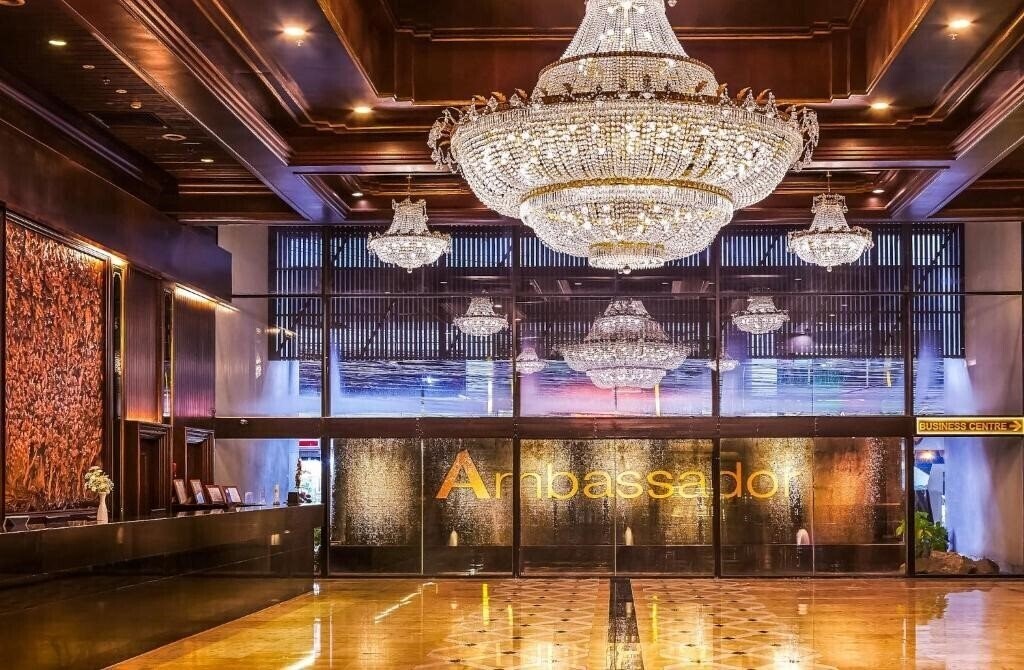 Отель Ambassador 4*