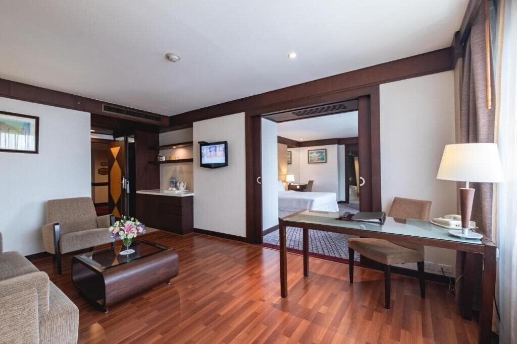 Картинка Zenith Sukhumvit 3*