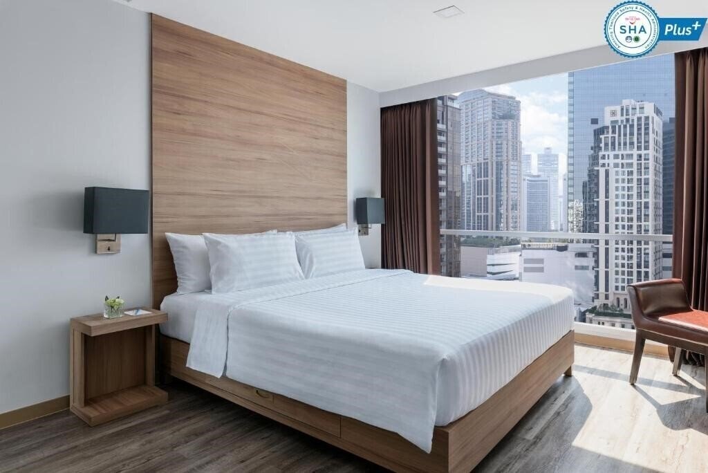 Отель Adelphi Grande Sukhumvit by Compass Hospitality 4*