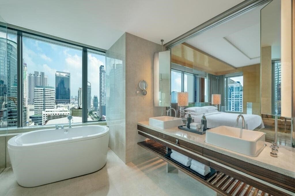 Изображение Renaissance Bangkok Ratchaprasong Hotel (ex. Renaissance Bangkok Ratchaprasong) 5*