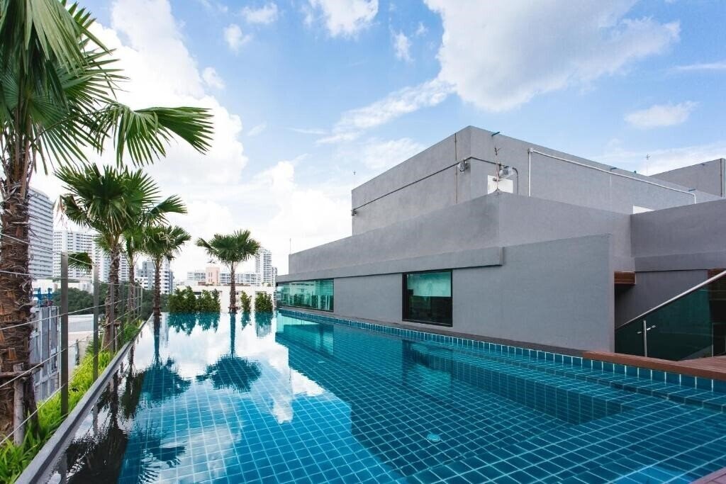 Изображение Adelphi Forty Nine 4*