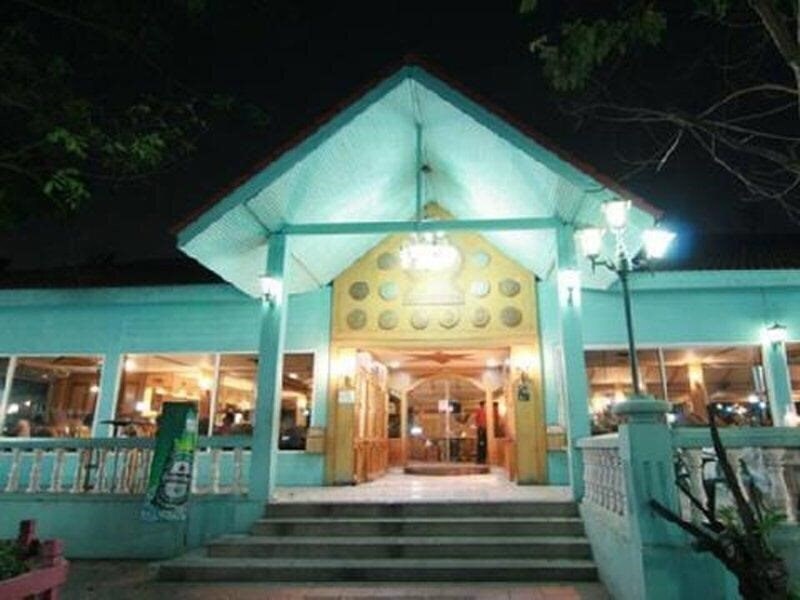 Фотография 13 Coins Resort Bangna 2*