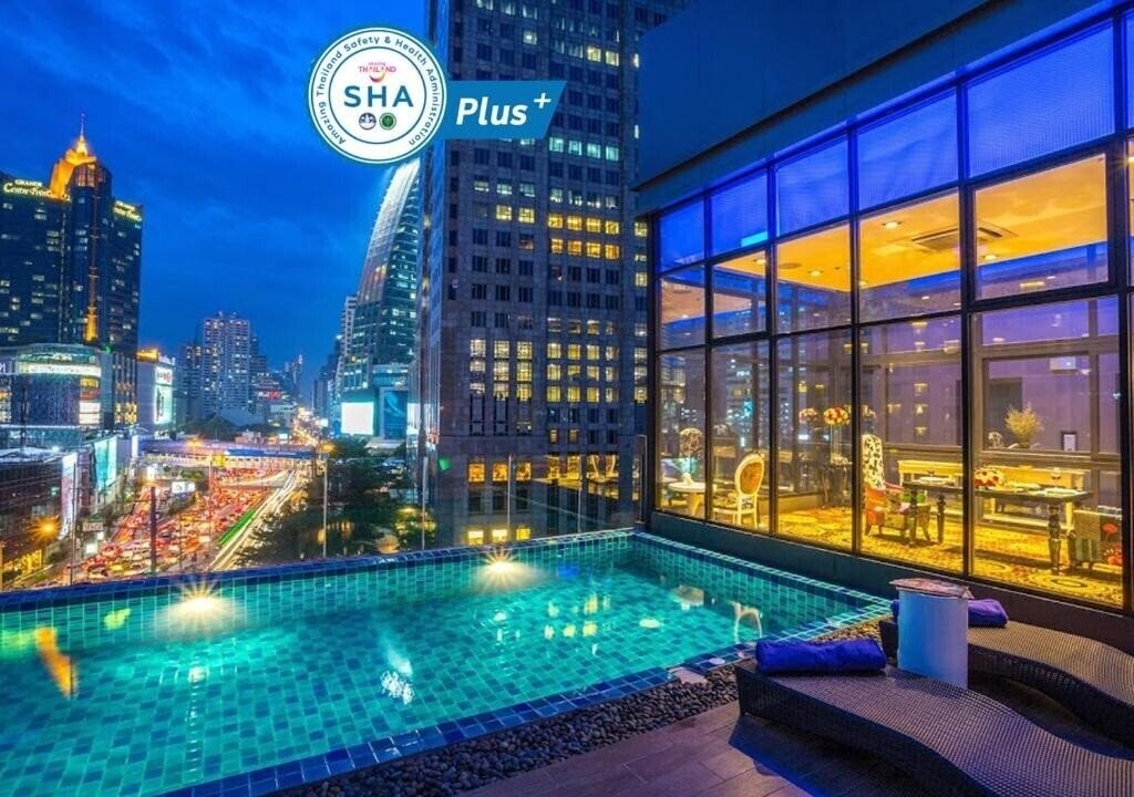 Отель Hotel Clover Asoke 4*