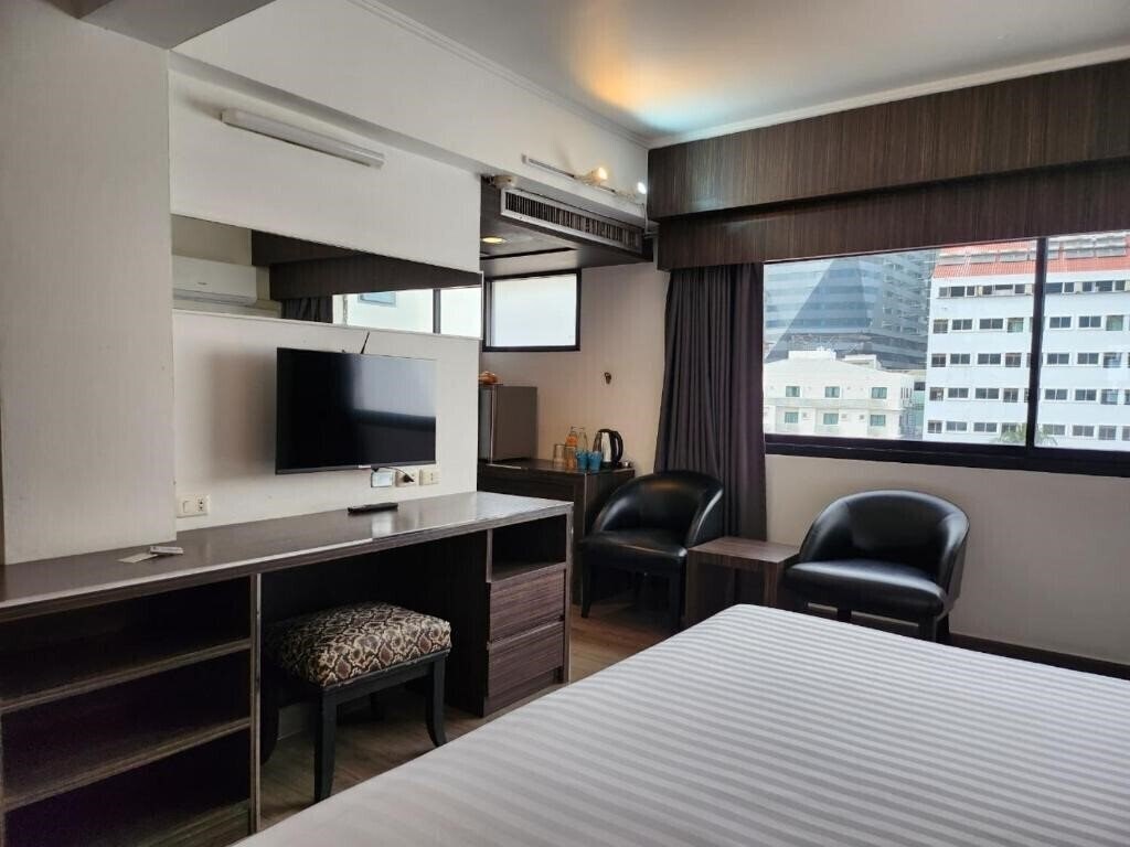 Фотография White Palace Bangkok 3*