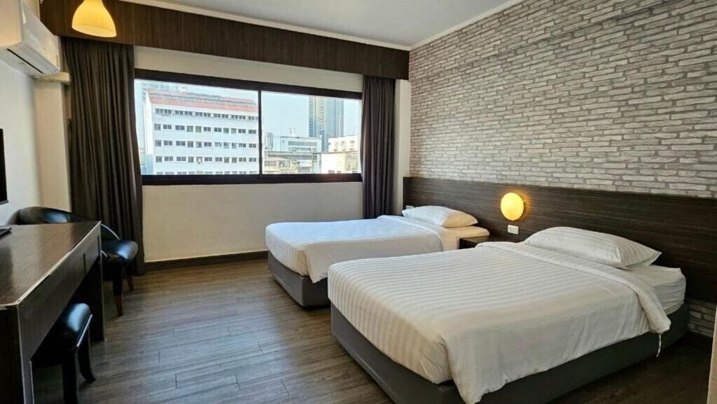 Изображение White Palace Bangkok 3*