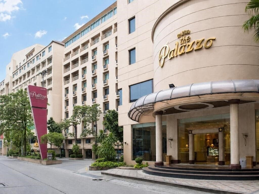 Отель The Palazzo Hotel 3*
