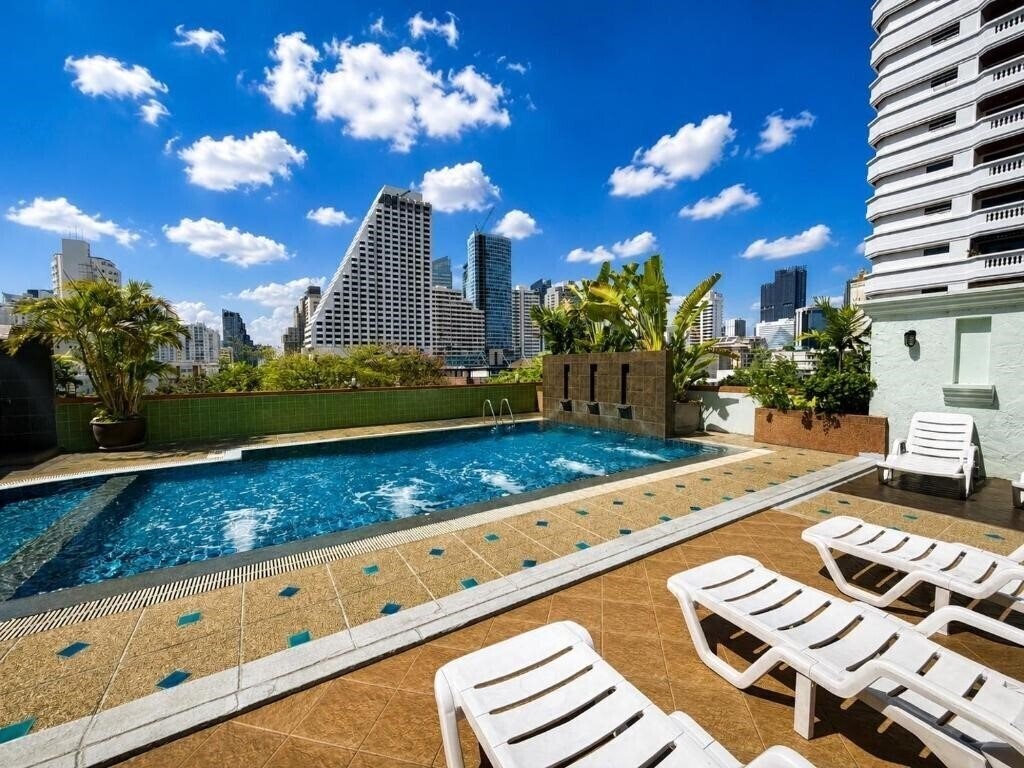 Отель Woraburi Sukhumvit Hotel & Resort 3*