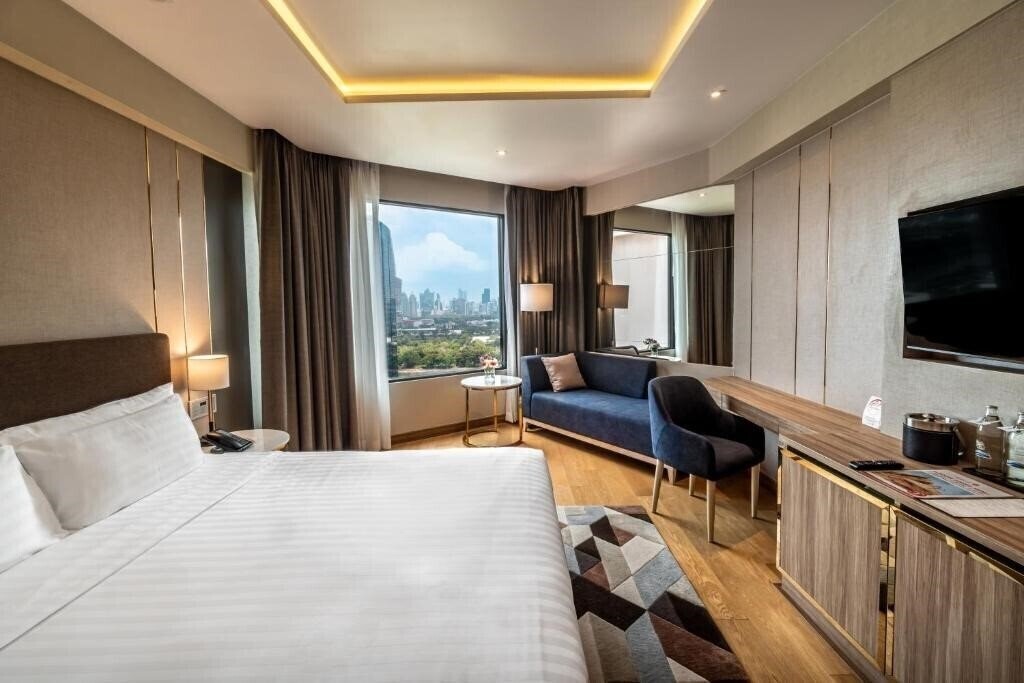 Отель Rembrandt Hotel & Suites Bangkok 4*