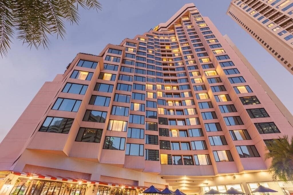 Фото Rembrandt Hotel & Suites Bangkok 4*