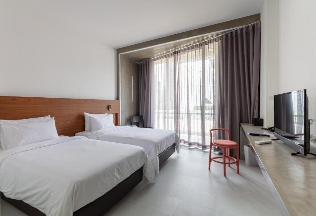 Отель Reno Hotel Bangkok Southwind Crew 4*