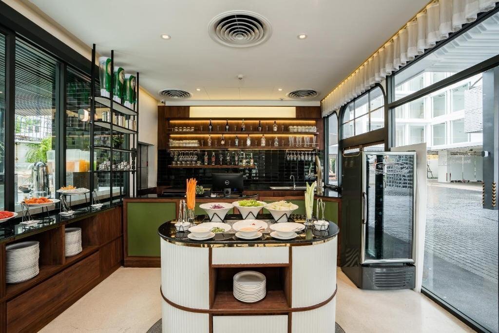 Фотография Hotel Amber Sukhumvit 85 3*