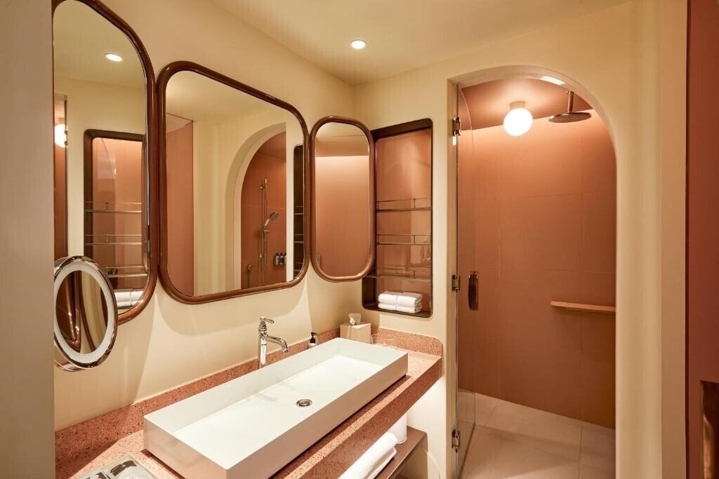 Фото The Standard Bangkok Mahanakhon 5*