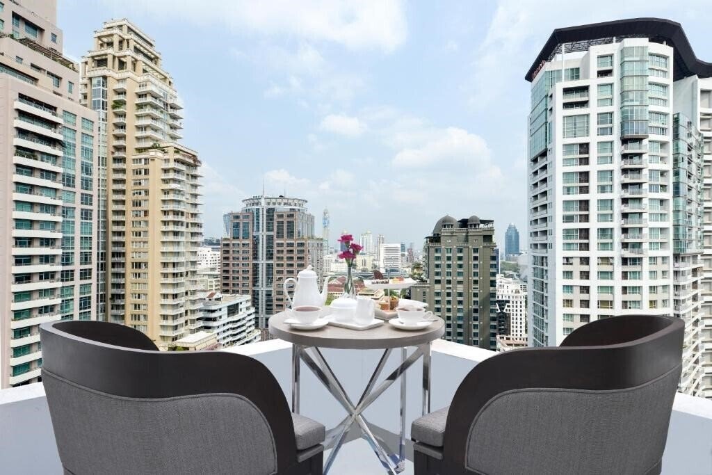 Фото Centre Point Hotel Chidlom 4*