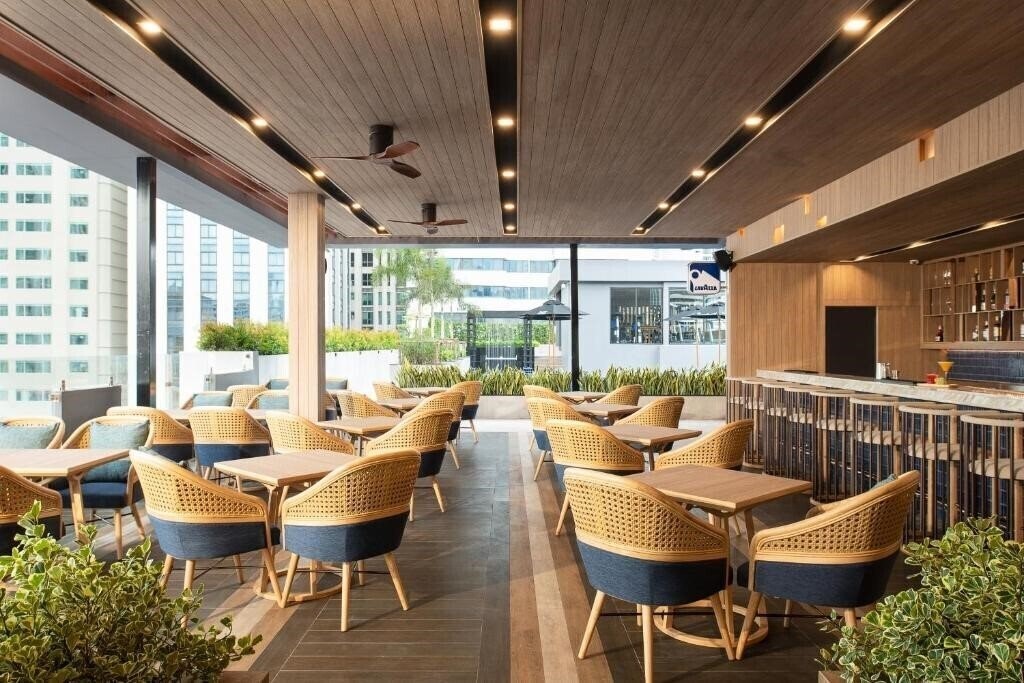 Фотография Eleven Hotel Bangkok 4*