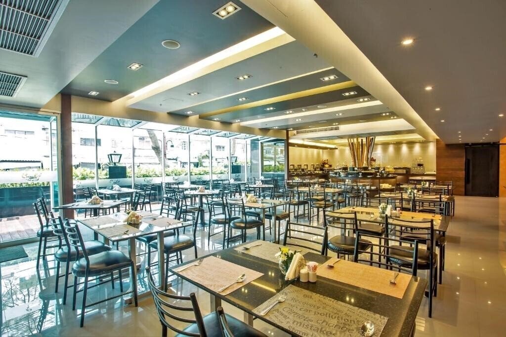 Фотография Nouvo City Hotel 4*