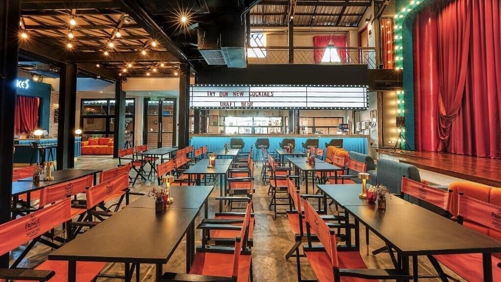 Отель Prince Theatre Heritage Stay 3*