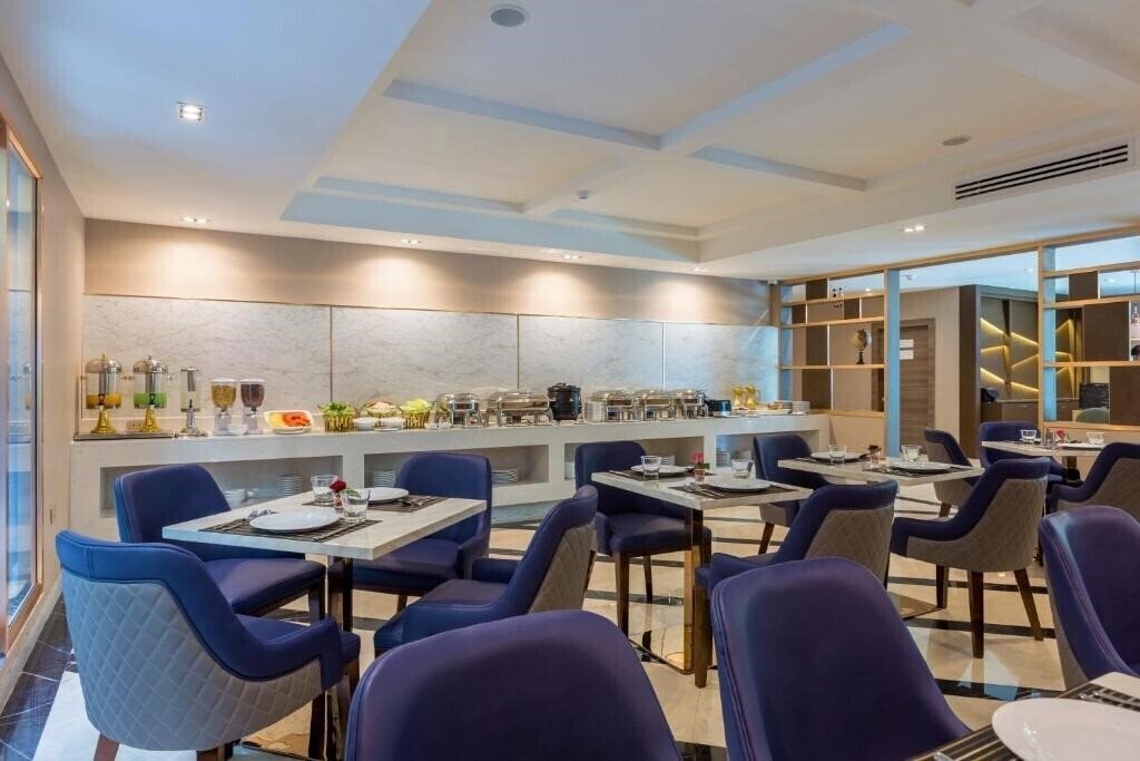 Картинка Glow Sukhumvit 5 4*