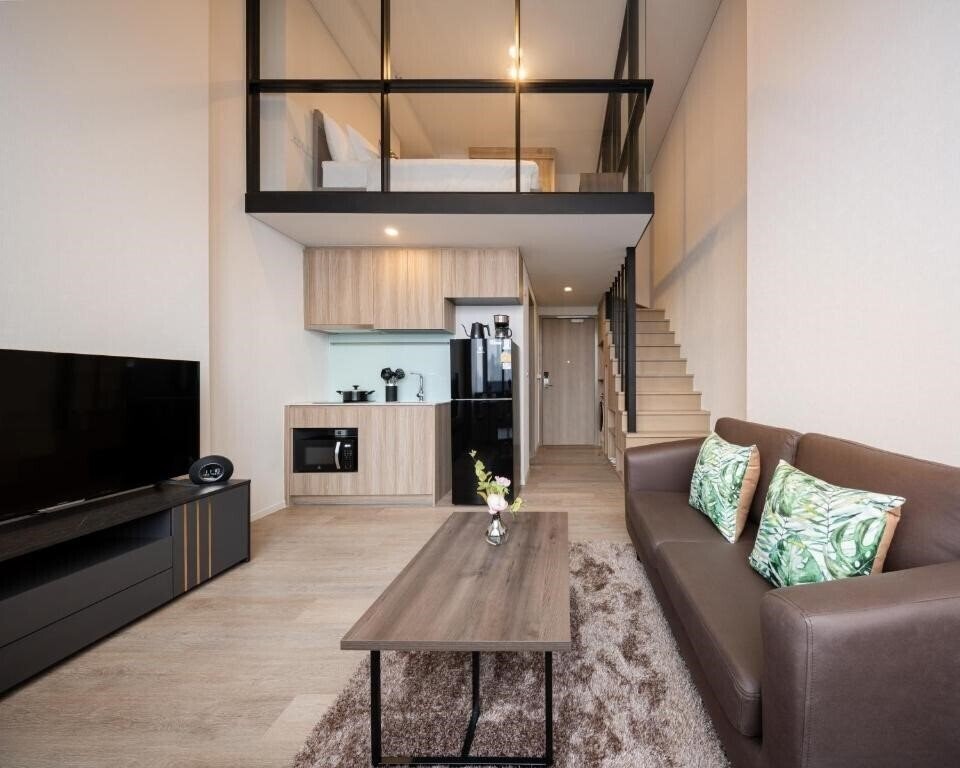 Отель Ramada By Wyndham Bangkok Sukhumvit 87 4*