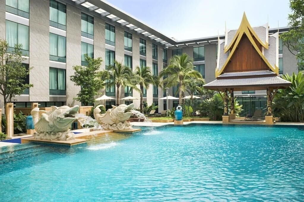 Отель Novotel Bangkok Suvarnabhumi Airport Hotel 4*