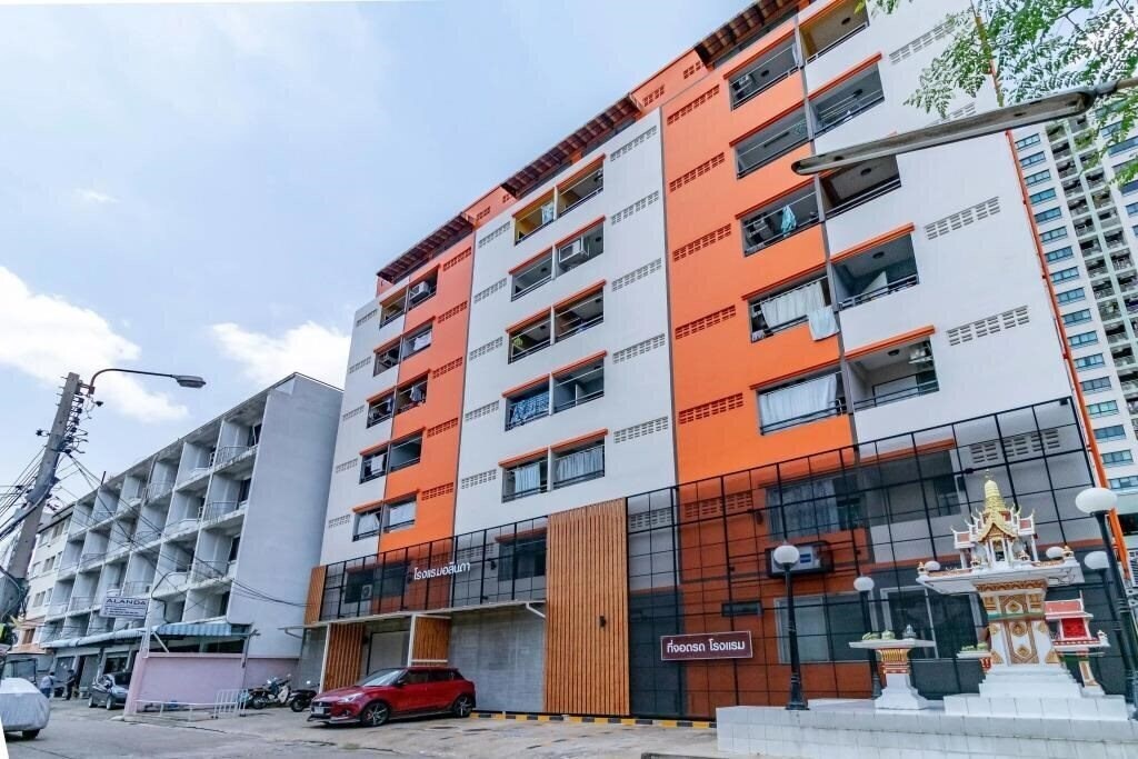 Отель Alanda Hotel & Apartment 2*