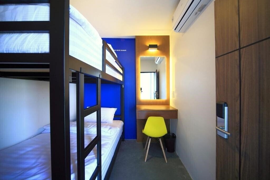 Фото Tuk Tuk Hostel by Zuzu 2*