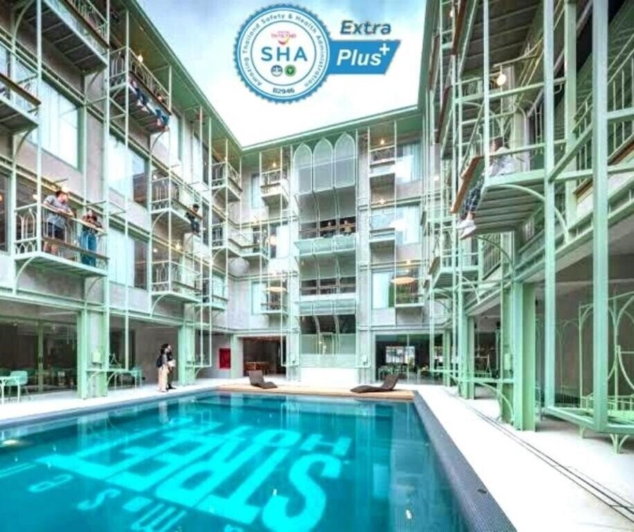 Отель The Samsen Street Hotel 4*