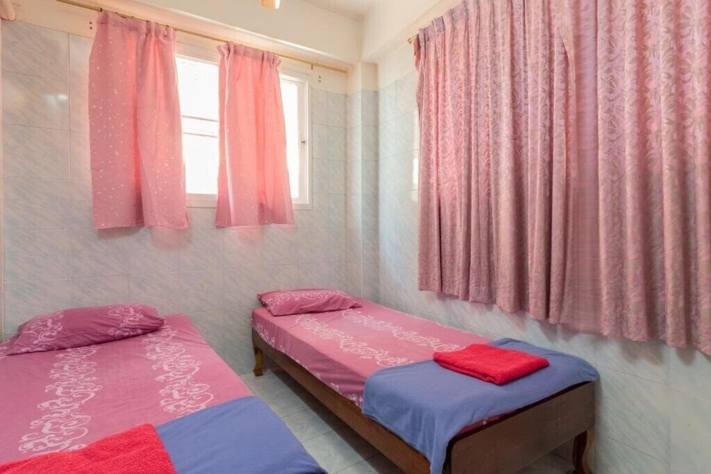 Фото New Central Guesthouse 1*