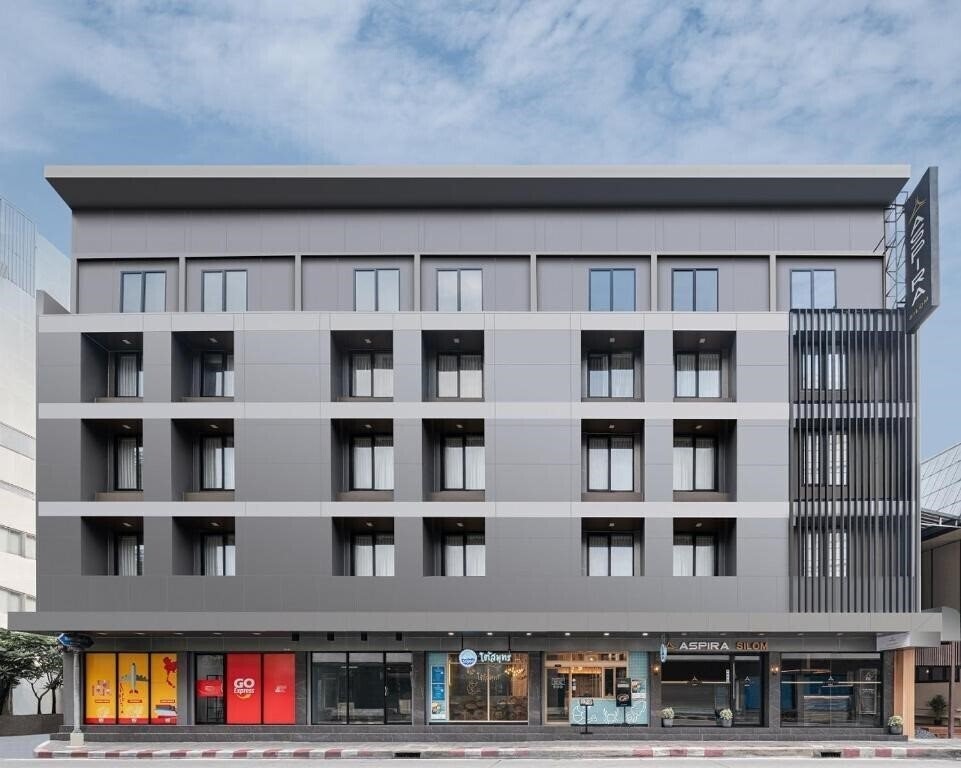 Отель Aspira Gems Center Silom 4*