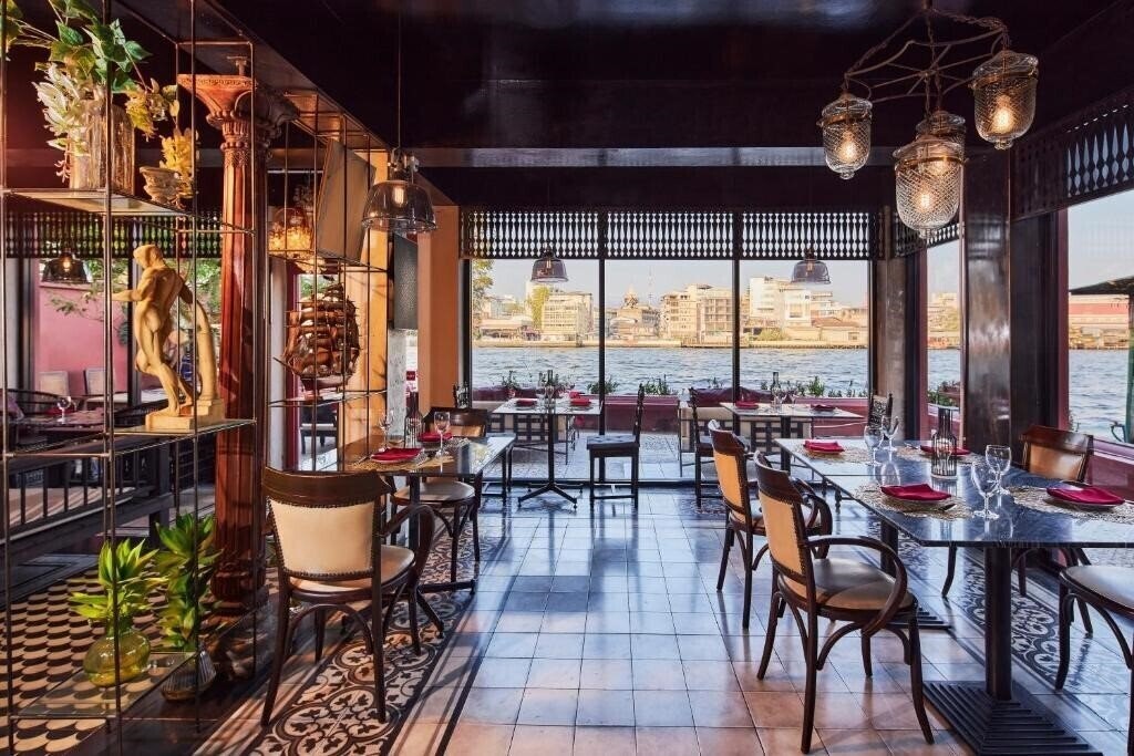 Фотография Amdaeng Bangkok Riverside Hotel 4*
