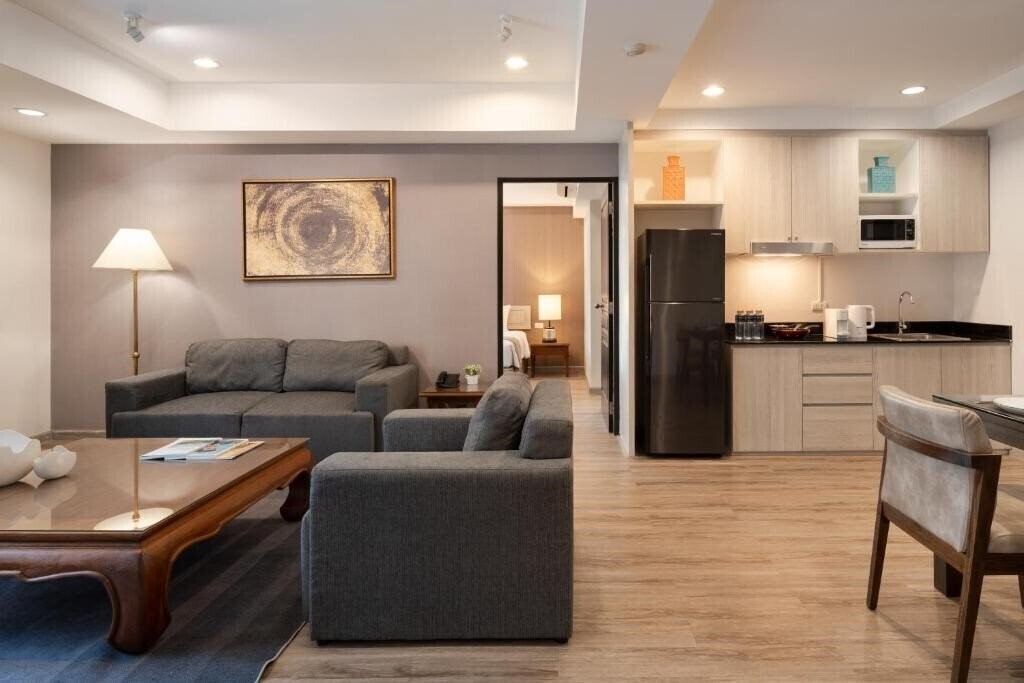 Отель Aspira Residence Ruamrudee 4*