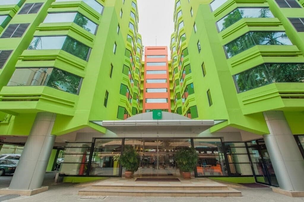 Фотография The Seasons Bangkok Huamark 3*