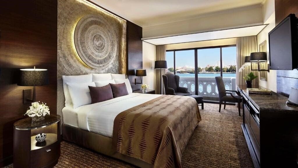Отель Anantara Bangkok Riverside Resort 5*