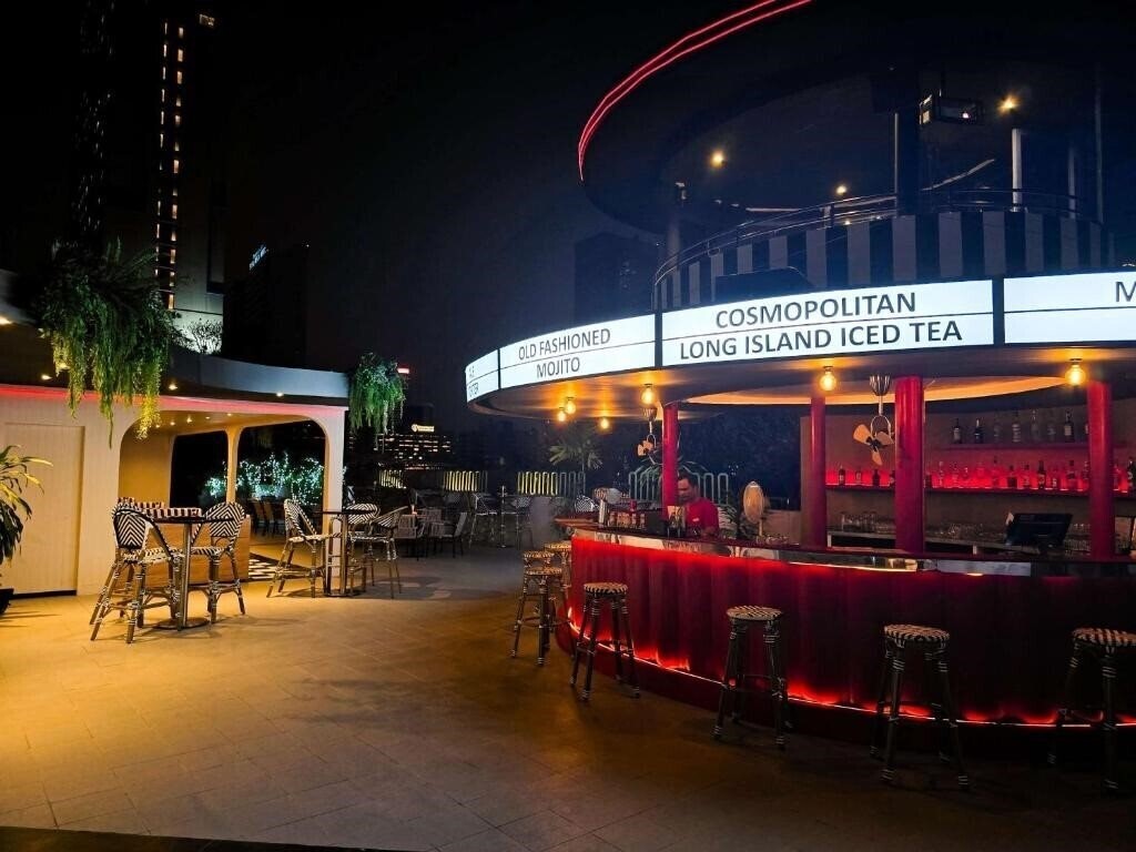 Картинка Radisson Suites Bangkok Sukhumvit 3*