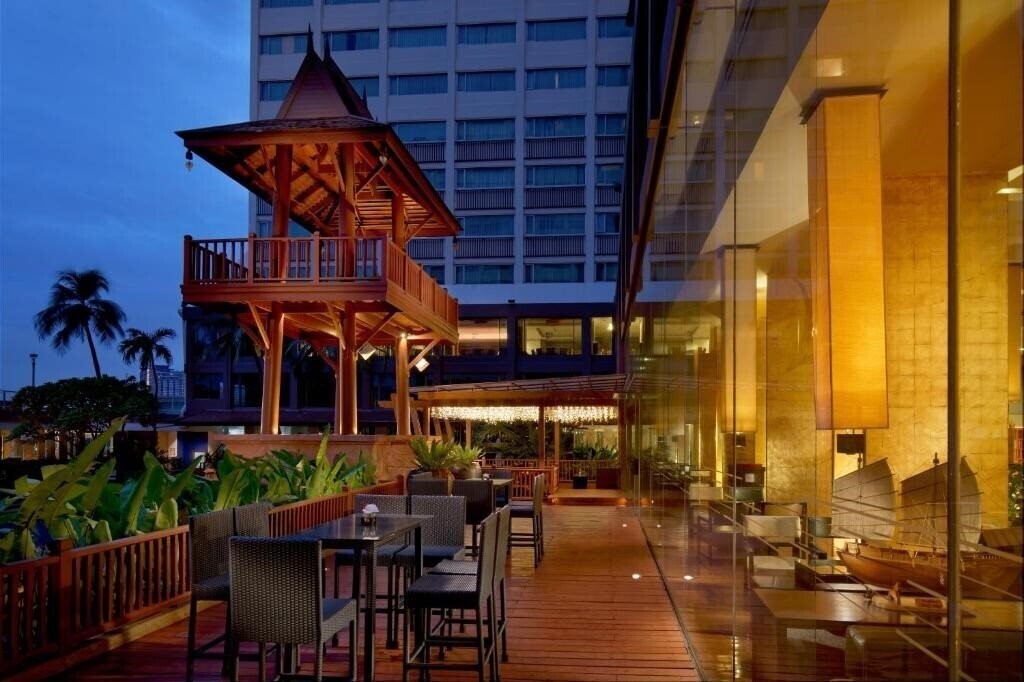 Фотография Ramada Plaza Menam Riverside 5*