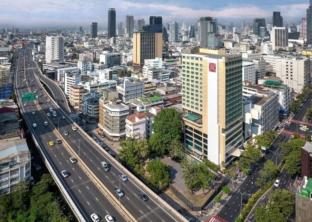 Отель Novotel Bangkok Fenix Silom 4*