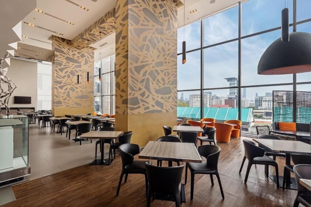 Изображение Holiday Inn Express Bangkok Siam 4*