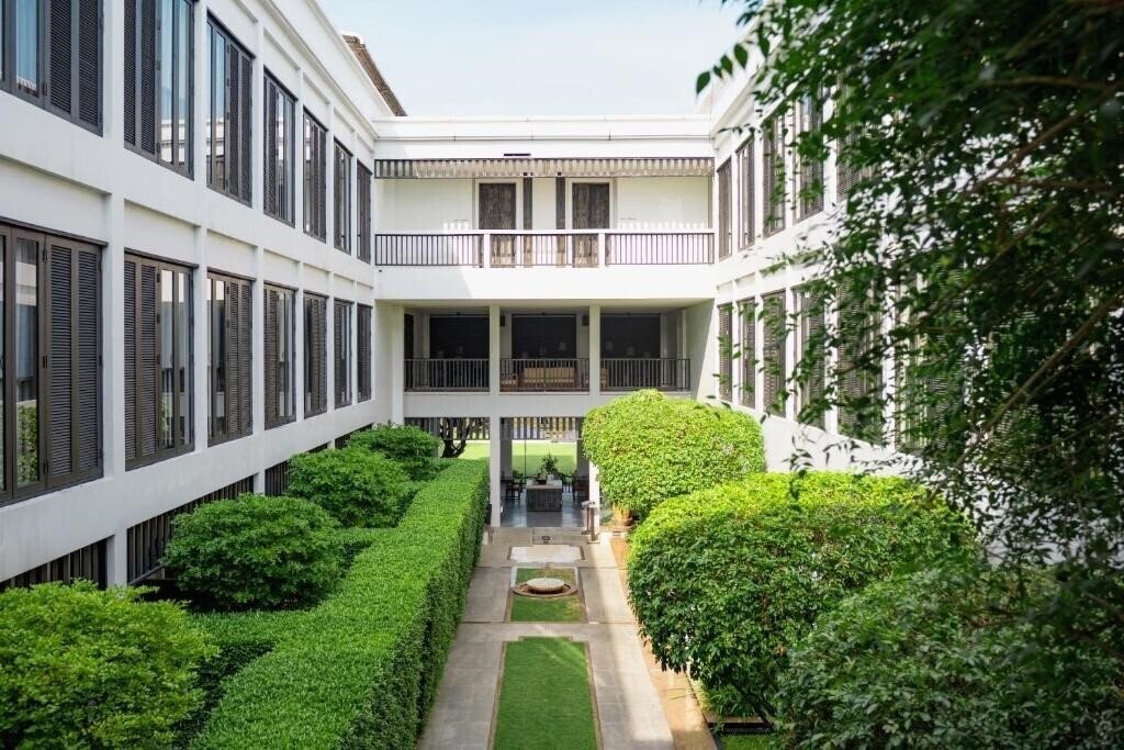 Отель Aruntara Riverside Boutique Hotel Chiang Mai 4*