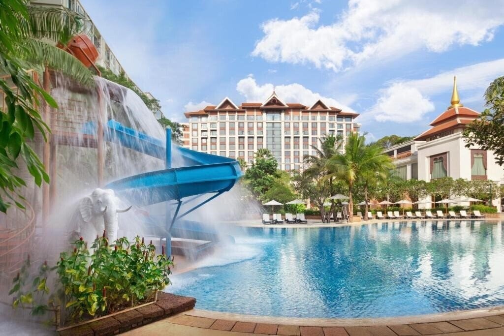 Отель Shangri-La Hotel Chiang Mai 5*