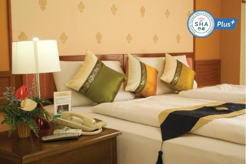 Отель People Place Hotel 2 3*