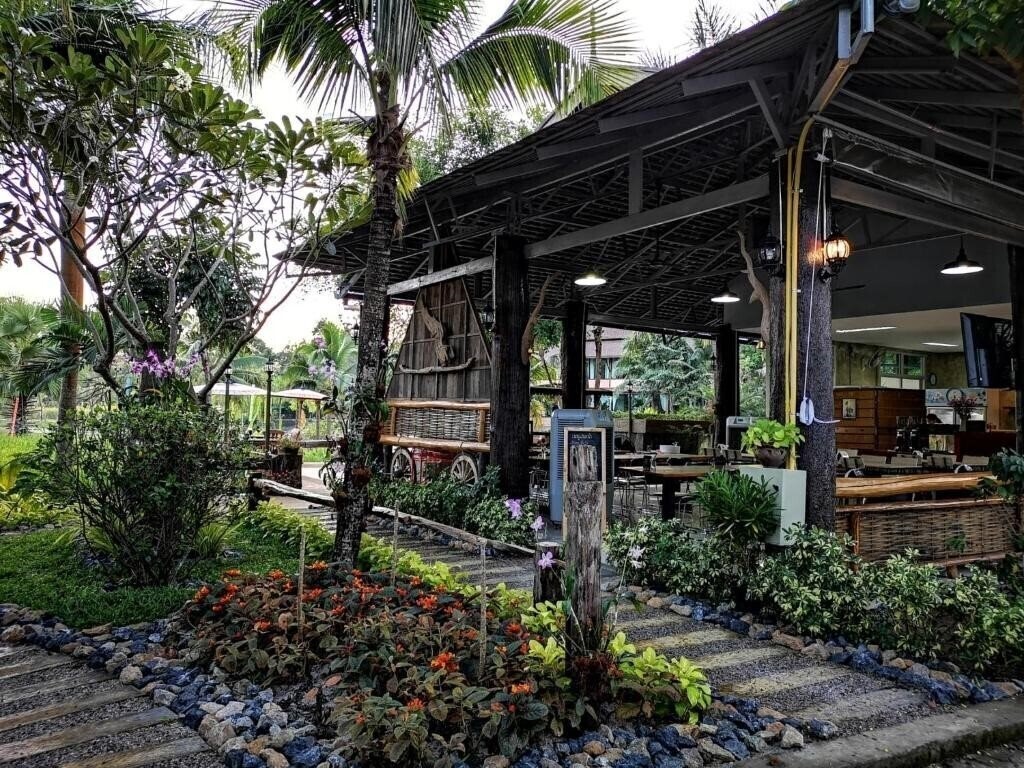 Картинка Royal Train Garden Resort 3*