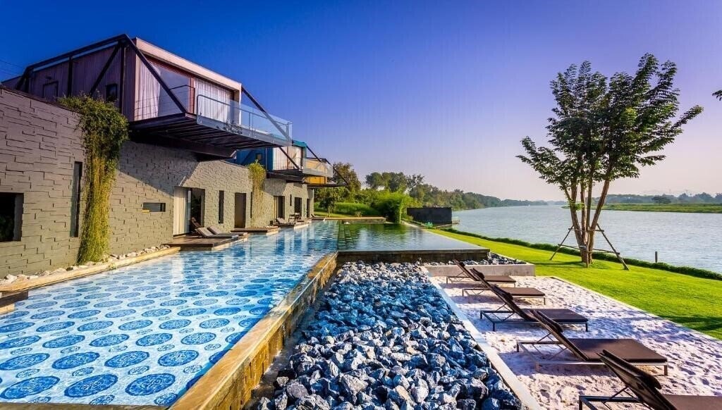 Отель Cross River Kwai (ex. X2 River Kwai Resort) 4*